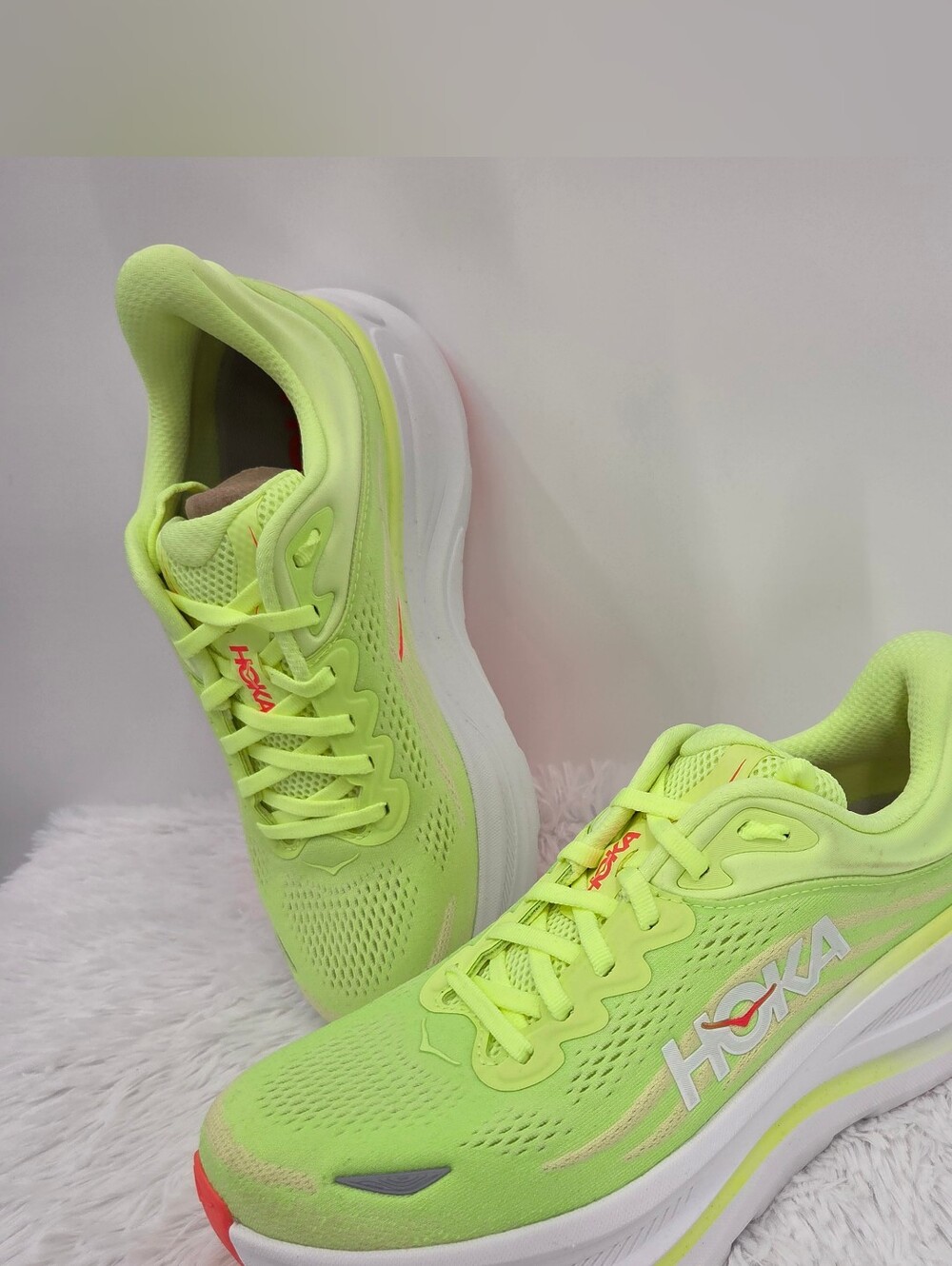HOKA Bondi 9 Women’s Size 9 Neon Yuzu Sunlight Running Shoes New Without Box